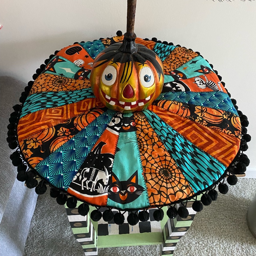 Halloween Tree Skirt 20" Wide Cotton Fabrics Reversible Pumpkin Pom Pom …